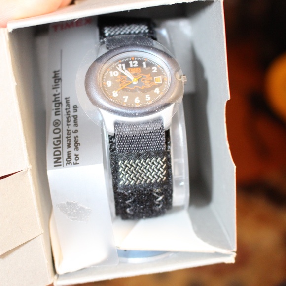 Timex, Oval  Gray Fast Wrap Kids watch New in box T71291 - Picture 3 of 9